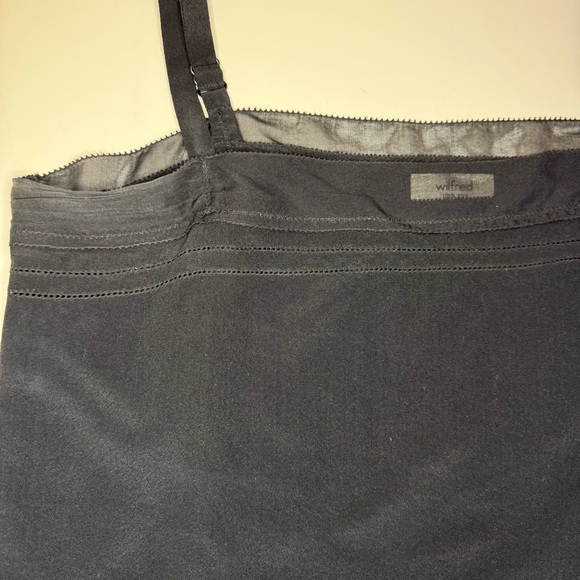 Pair of Aritzia Wilfred Cropped Silk Camisoles - Picture 5 of 11